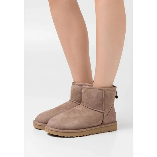 UGG - Classic Mini II 1016222 CRBO | Woman | Maskezapatos